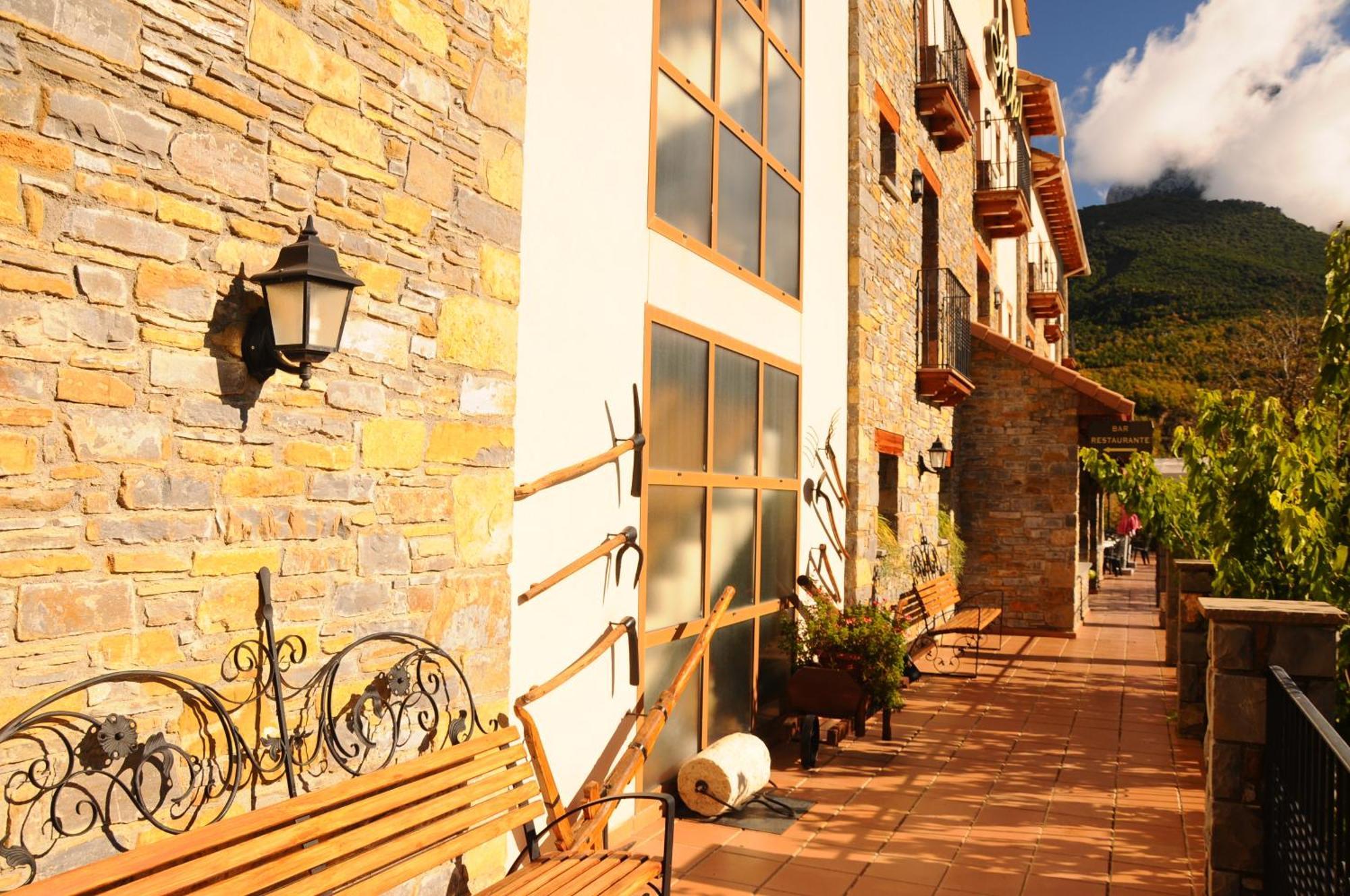 Hotel Arnal Escalona (Huesca) Exterior foto